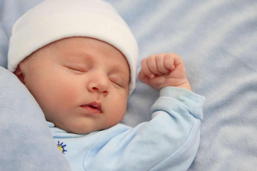 Establishing Healthy Sleep Cues For Your Newborn Baby